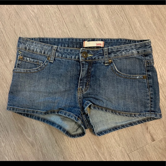 🐝 Shank Jean Shorts (size 28) - Picture 1 of 4